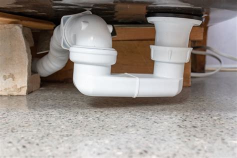 Abfluss der Badewanne verstopft » So beheben Sie das Problem