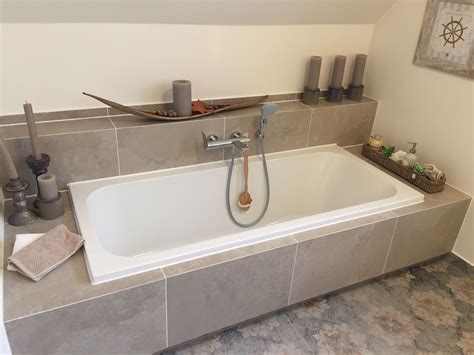 Badewanne mit Abstellmöglichkeit in Wand Baden, Badezimmer, Badewanne