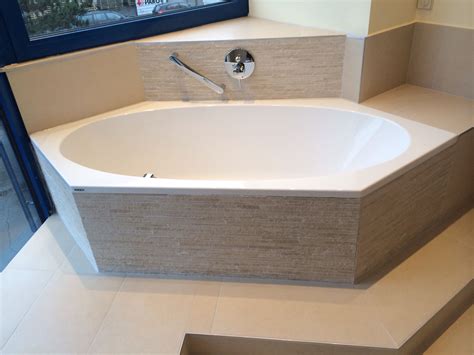 Riho Desire Corner EckBadewanne mit Verkleidung ohne Füllfunktion