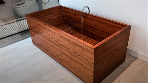 Badewanne Aus Holz Beabsichtigt Für Haus Xwhatsapps von Badewanne In Holz Einfassen Bild