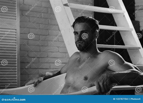 Barbara Schöneberger Hier sieht man sie nackt in der Badewanne Promiboom YouTube