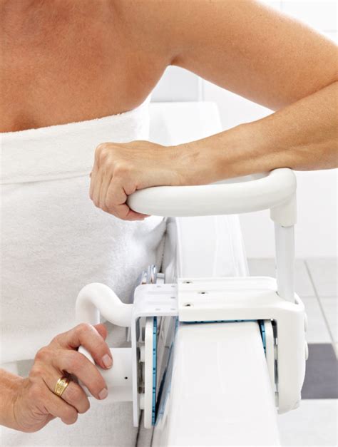 Badewannen Haltegriff VITAL30 aus Stahl poliert