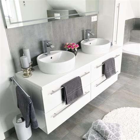 badezimmer modern grau weiß