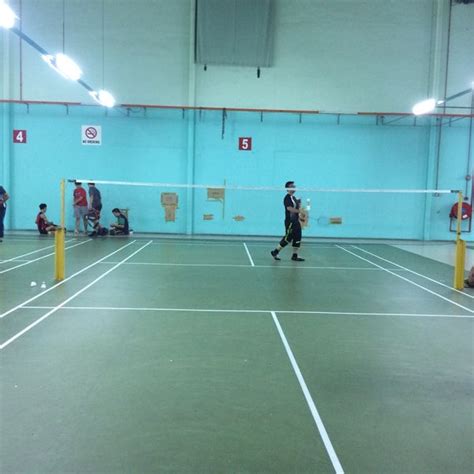 badminton court alam damai