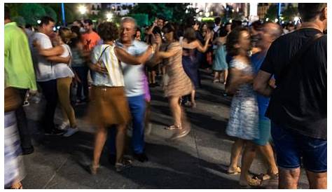 Carnavaleros se la gozan en la carrera 50: ‘Baile la Calle’ ya está