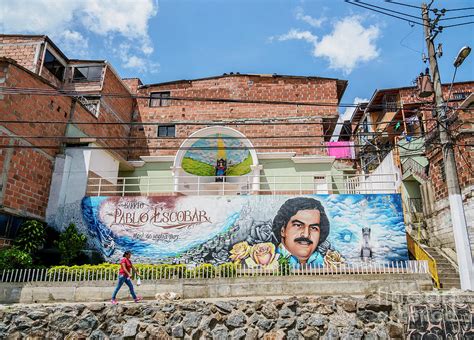 bairro pablo escobar medellin