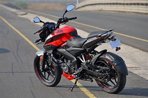 bajaj pulsar ns 200 on road price in kochi