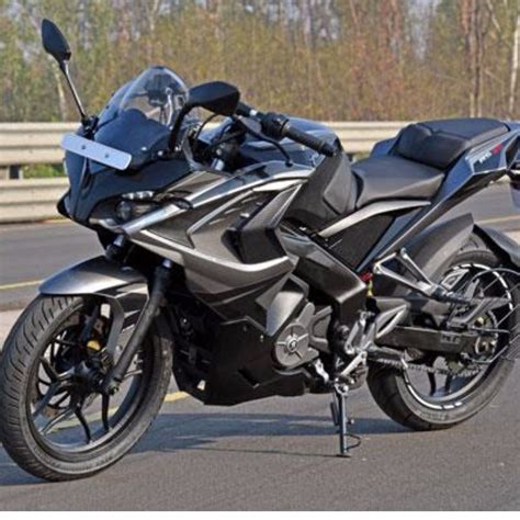 bajaj pulsar rs 200 black