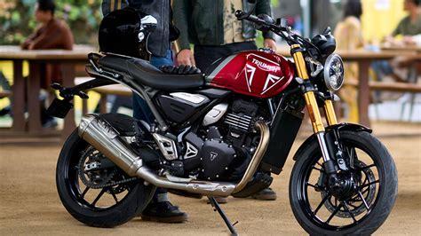 bajaj triumph 400