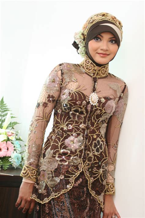 41 Model Kebaya Muslim Yang Stylish Dan Trendi Untuk Kondangan (Updated  2022) | Bukareview