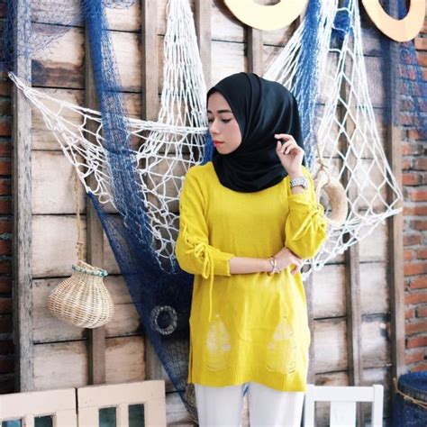 Baju Kuning Cocok Dengan Jilbab Warna Apa? - Blog Sintesa