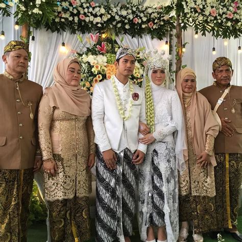 baju orang tua pengantin