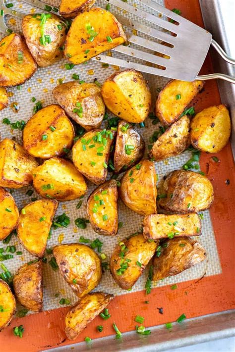 Bake Potatoes In Roaster: Two Delicious Recipes To Try