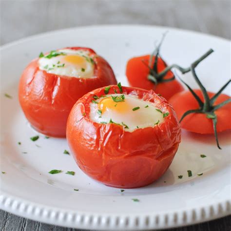 Baked Tomatoes With Eggs