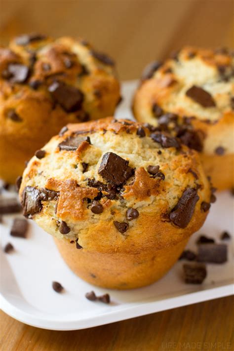 bakery style banana chocolate chip muffins