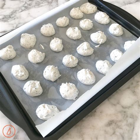Baking Meringues Overnight
