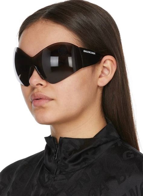 Balenciaga Butterfly Sunglasses Review: The Ultimate Fashion Statement