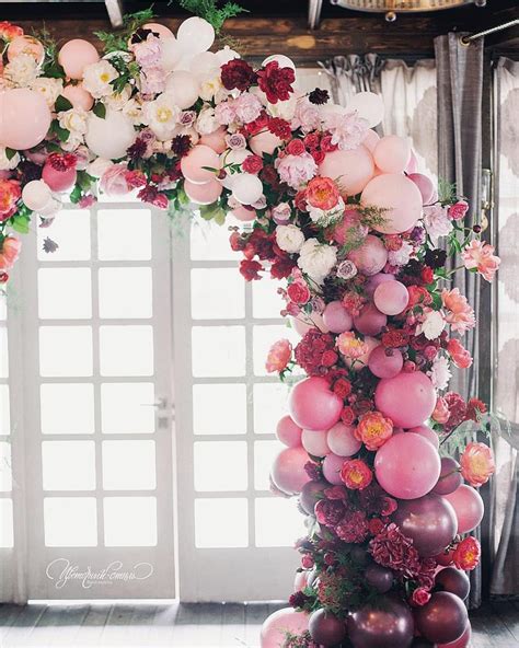 balloon and floral arch