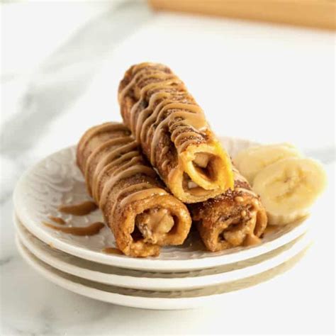 healthy Peanut Butter Banana French Toast Roll Ups! These are so
