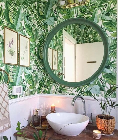 banana leaf bathroom decor