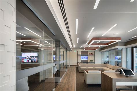 bank of america lobby open now