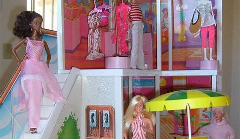Barbie Fashion Mall Doll Diorama Playsets Doll House