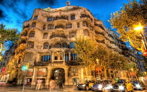 The Mesmerizing Beauty of Barcelona: Discover Barcelona City Wallpapers