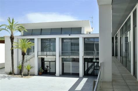 barcelona institute of arts