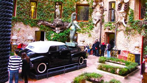 barcelona tour to dali museum house
