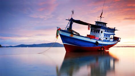 barcos en el mar