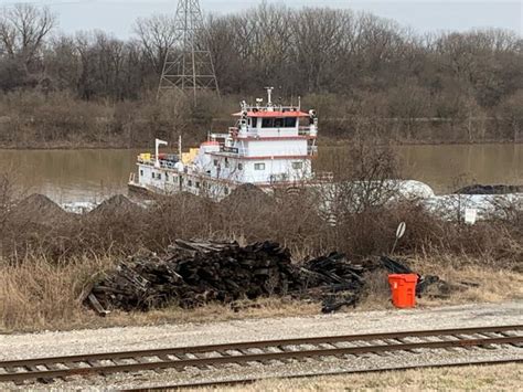 barge loose on river