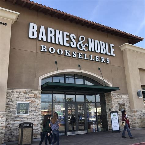 barnes and noble bookstore