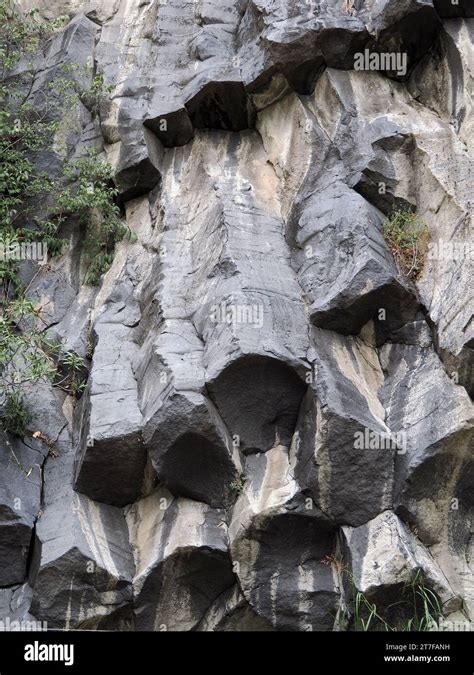 basalt columns alcantara