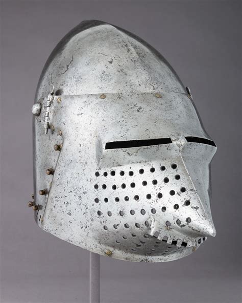 Bascinet Helmet Types
