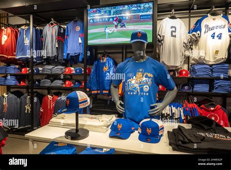 baseball retail stores in usa