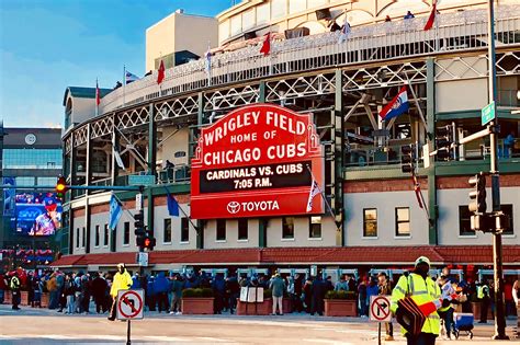 baseball stadiums in chicago