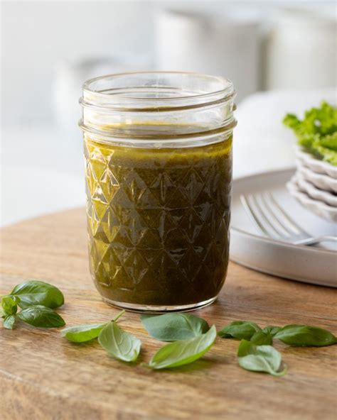 Basil Balsamic Vinegar Dressing