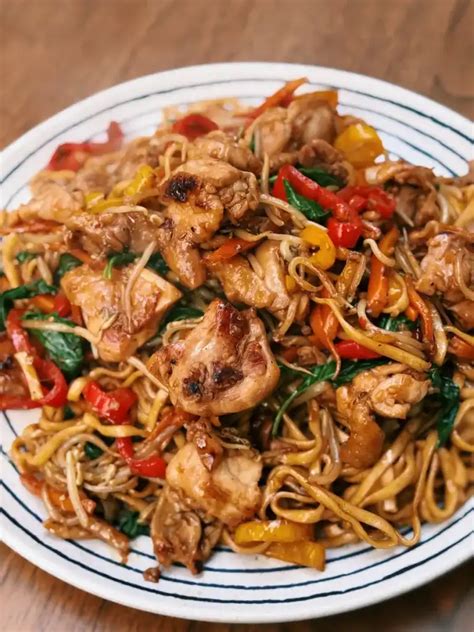 Basil Chicken Noodles