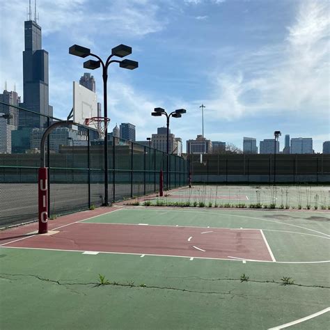 basketball courts in downtown chicago