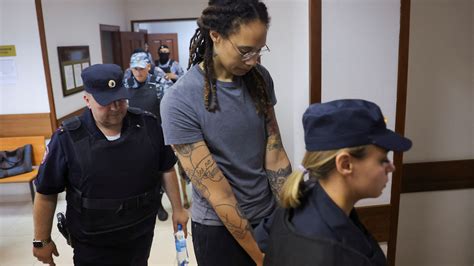 basketball star detained in russia