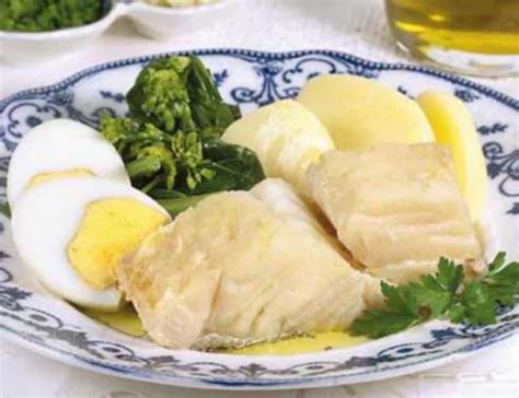 batatas cozidas com bacalhau