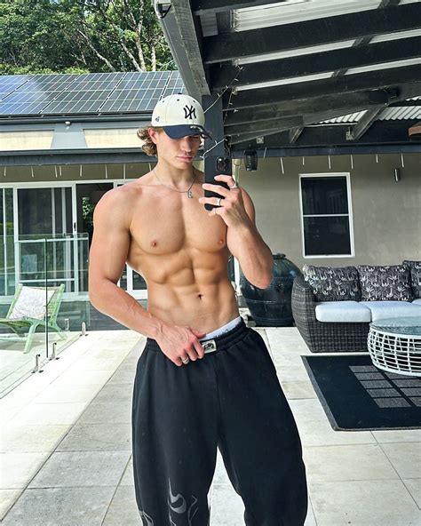 batchelor mediatakeout onlyfans 2