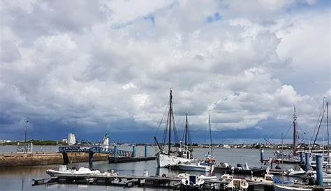 Photo à Port-Louis (56290) : Vers le port de Lorient. - Port-Louis