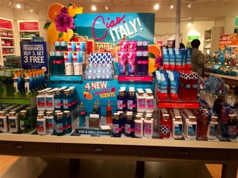 bath and body works columbia mo hours