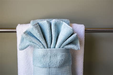 Bathroom Hand Towel Folding Ideas