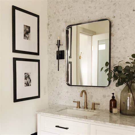 How To Spice Up Your Bathroom DÃ©cor With Framed Wall Art