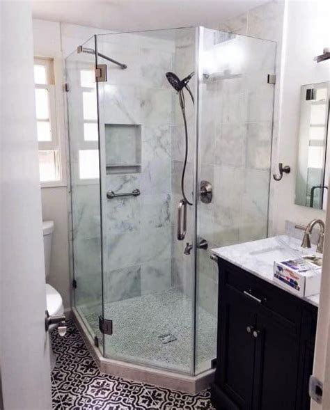 Bathroom Layout With Corner Shower