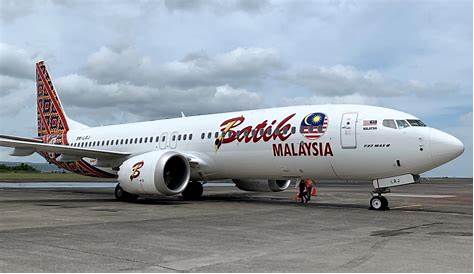 Postcard - Batik Air Malaysia, B.737 MAX - jjpostcards.com