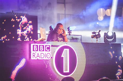 bbc news uk live radio 1