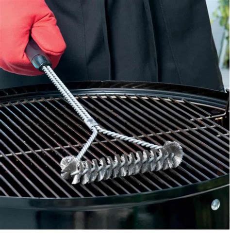 Bbq Grill Brush Cleaning